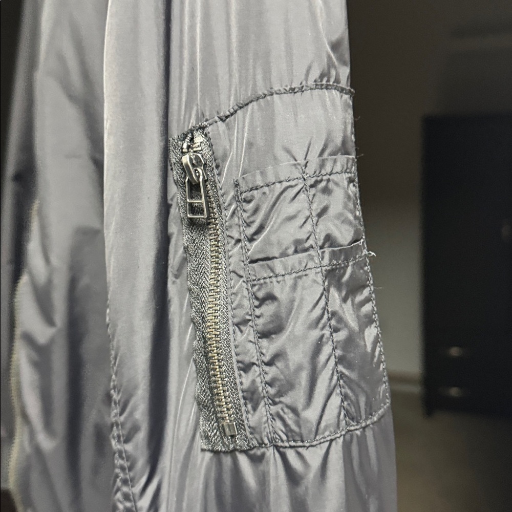 H&M Men's Black Bomber Jacket - Picture 3 of 5